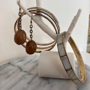 4 Mother of Pearl Bracelets with Coffee Coloured Bubble Earrings